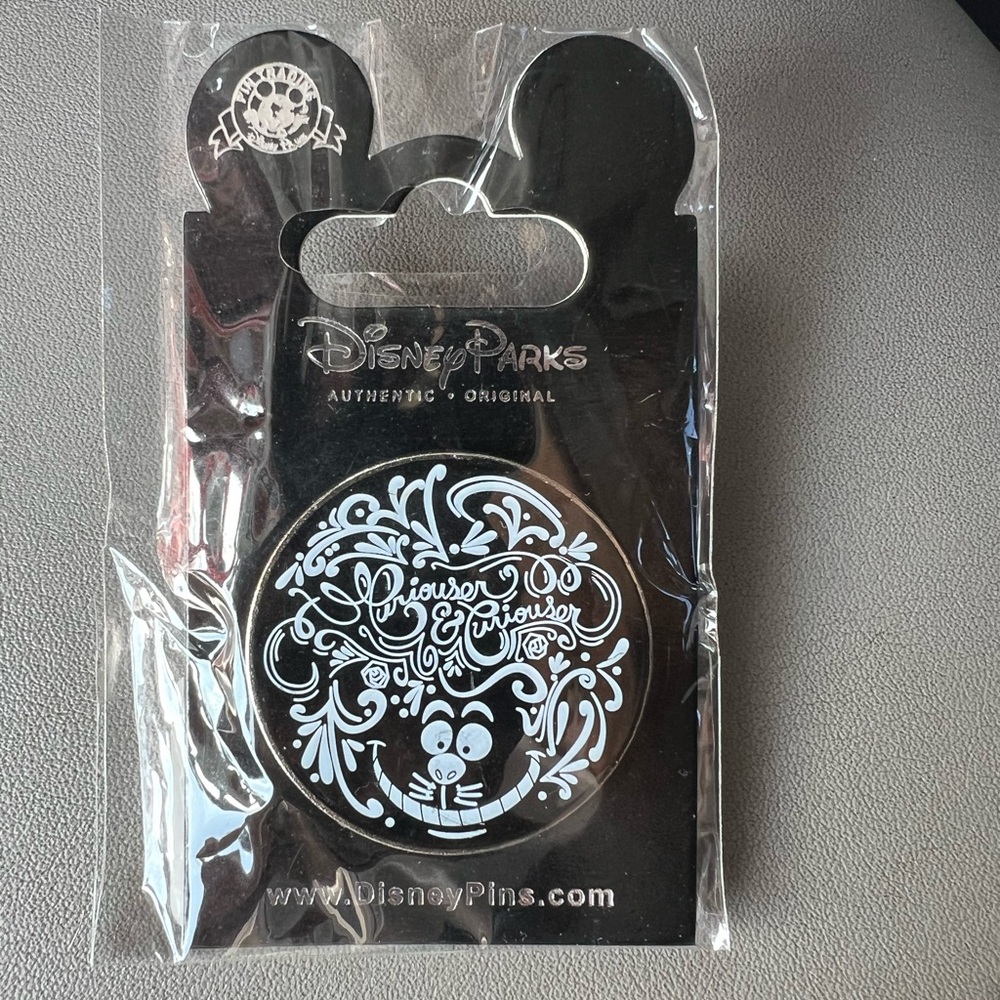 Alice in Wonderland Cheshire Cat Curiouser and Curiouser Pin NWT
